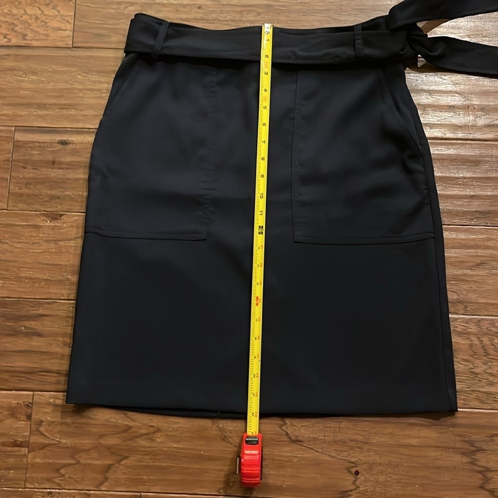 Banana Republic Navy Skirt with Belt Size 8 - Picture 10 of 11